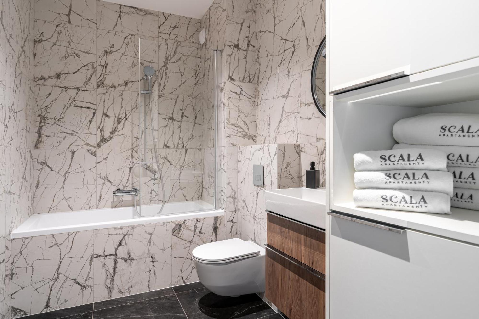 Scala 60C City Center Apartments With Parking By Lion Apartments Gdańsk Exteriör bild